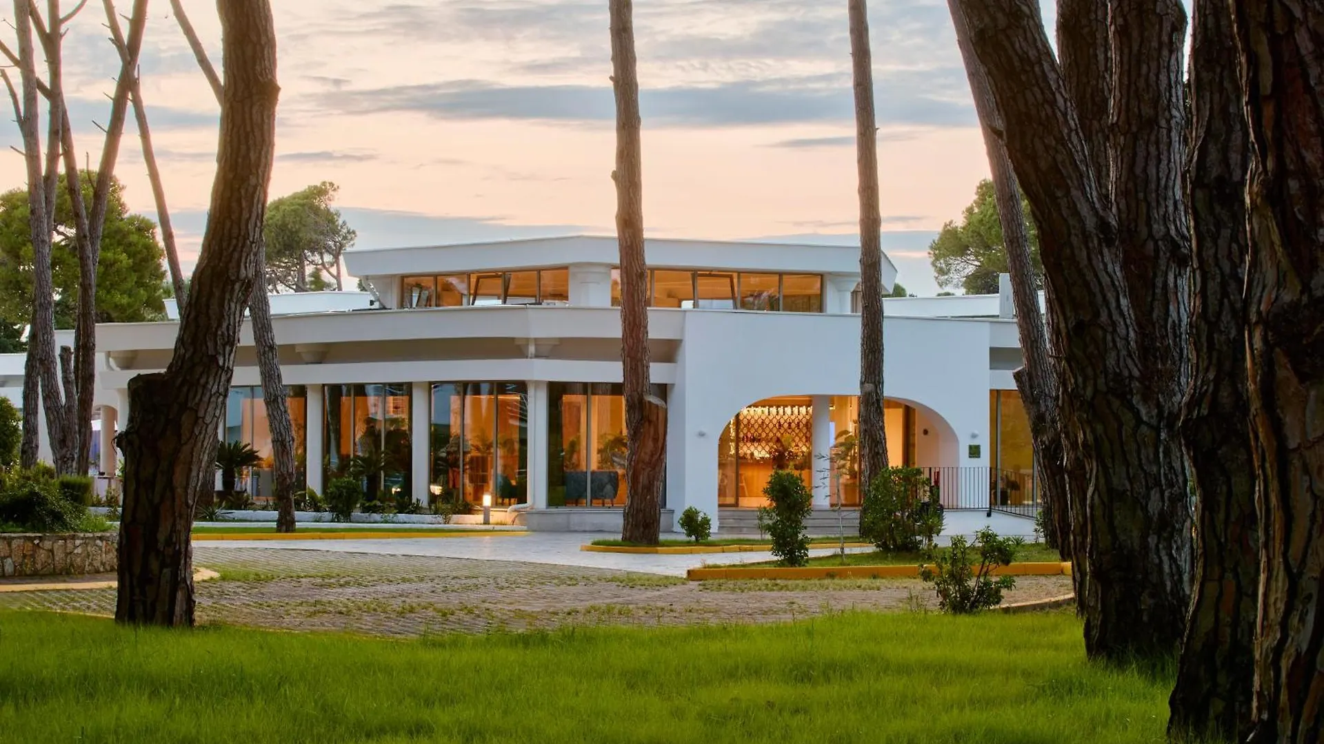 Sol Tropikal Durres Hotel Resort