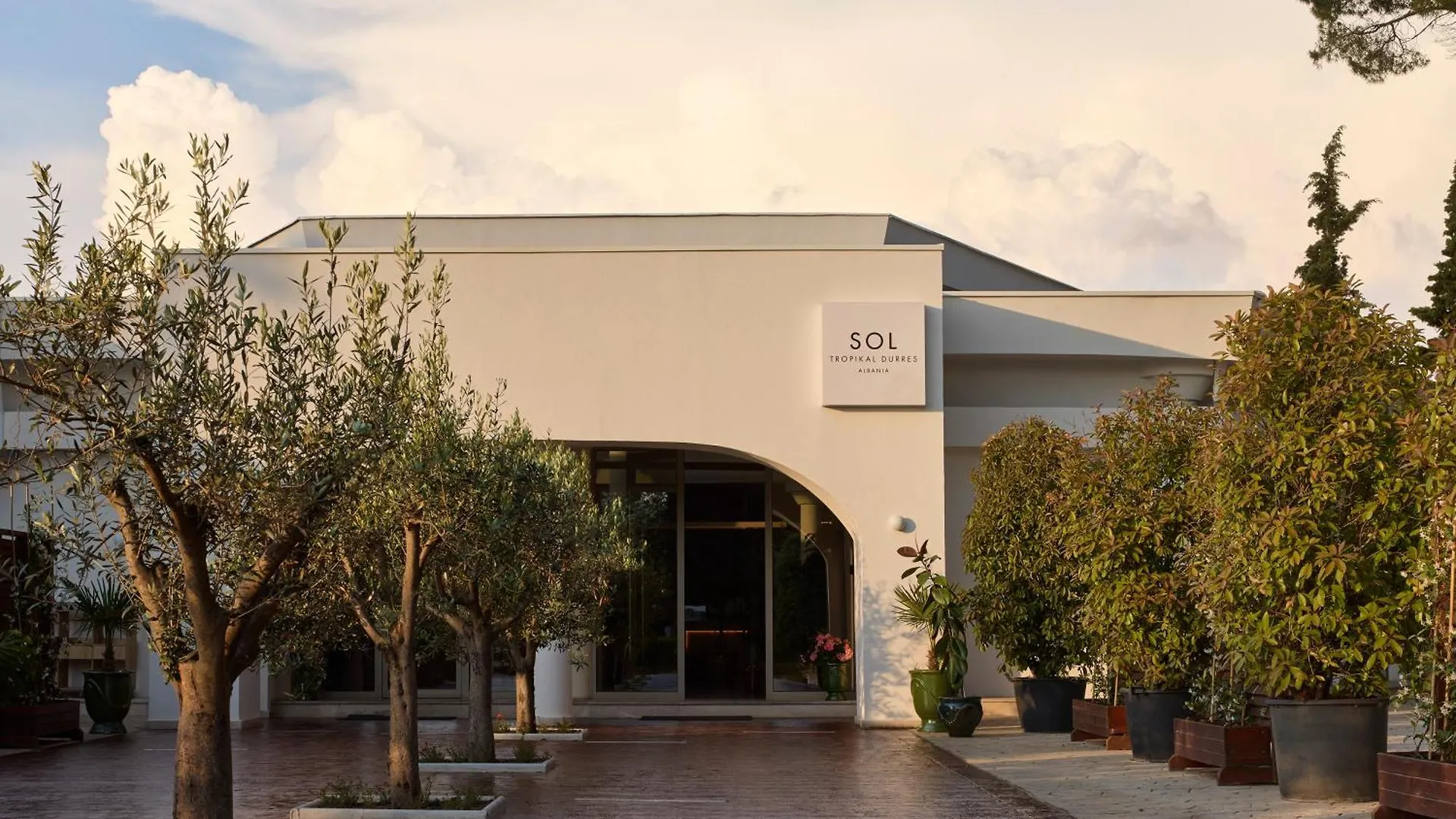 Sol Tropikal Durres Hotel 4*,  Albania
